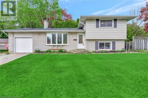 186 CEDARBRAE Avenue Waterloo ON N2L4S5