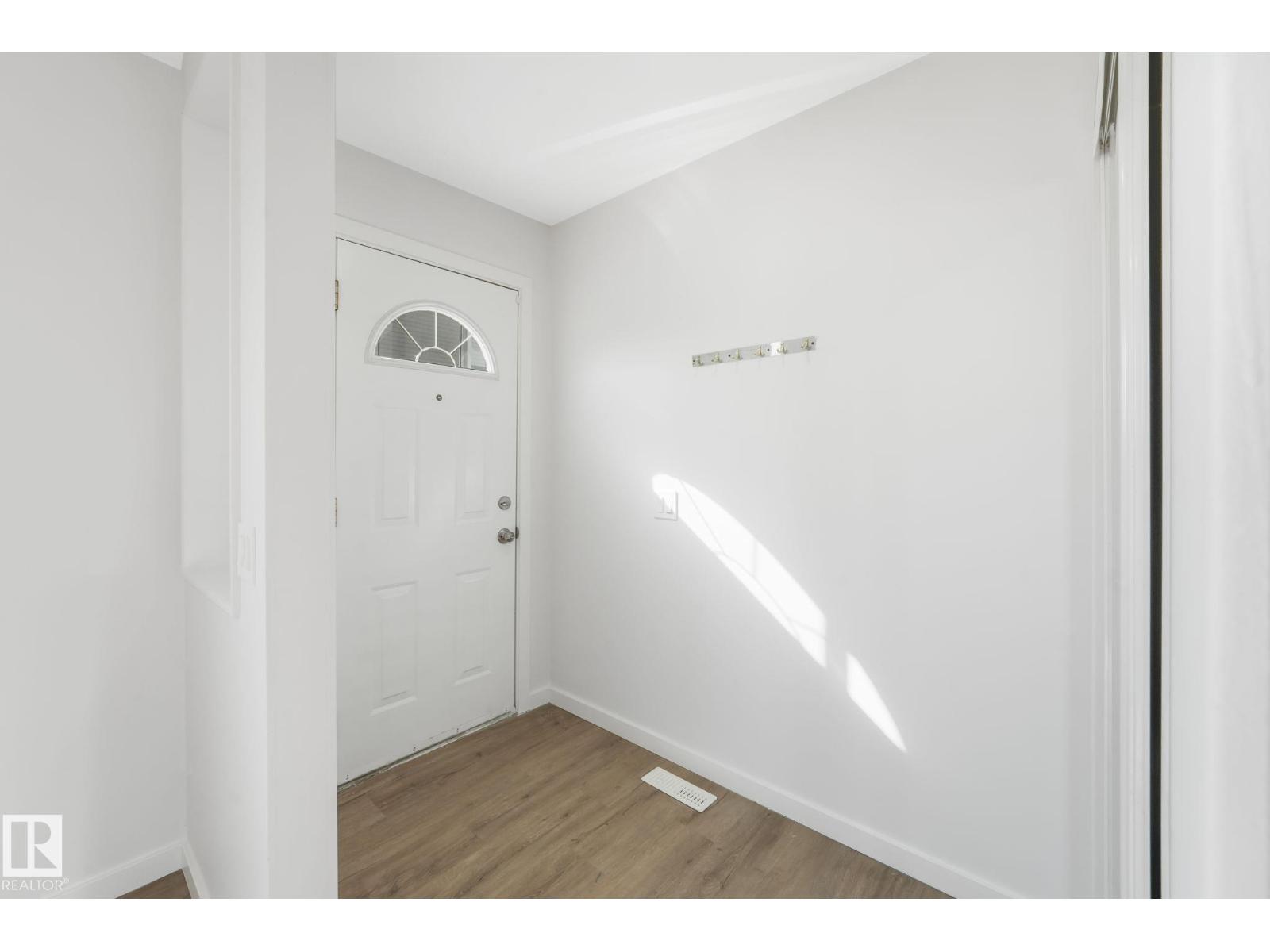 1280 LAKEWOOD RD W NW