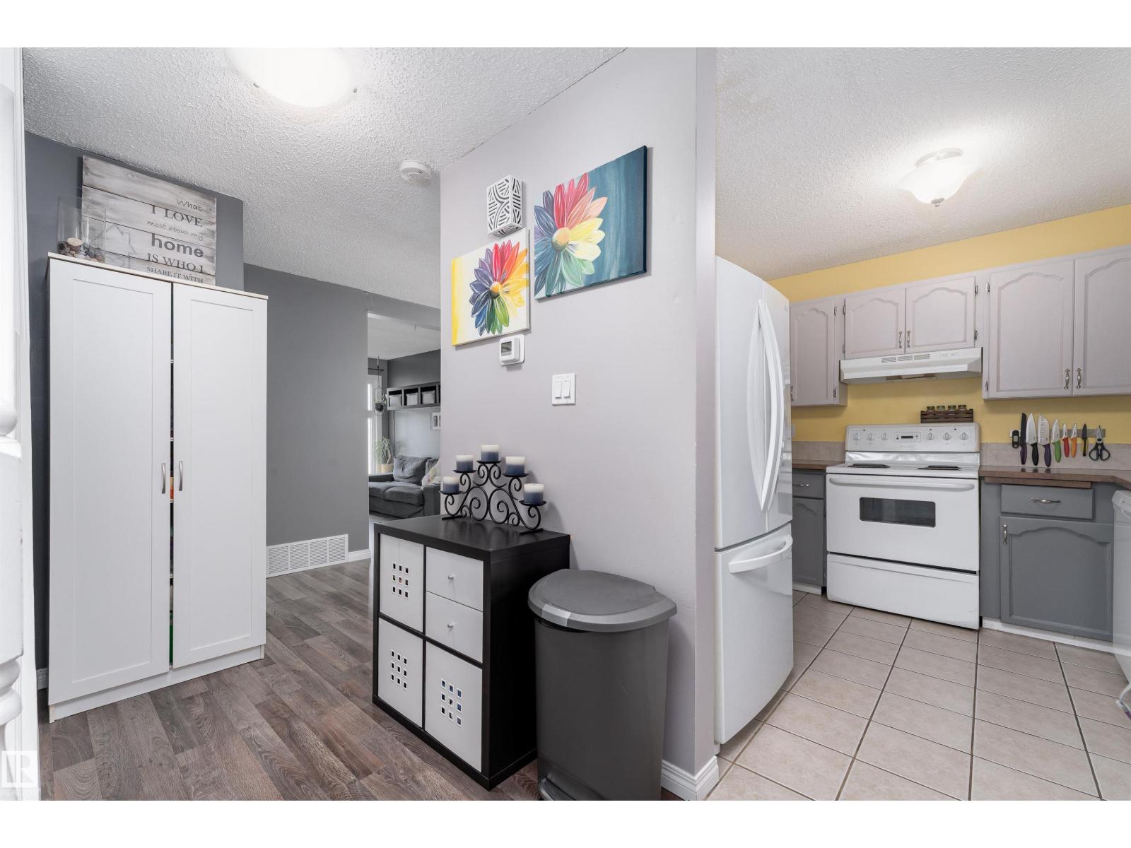 3231 142 AV NW