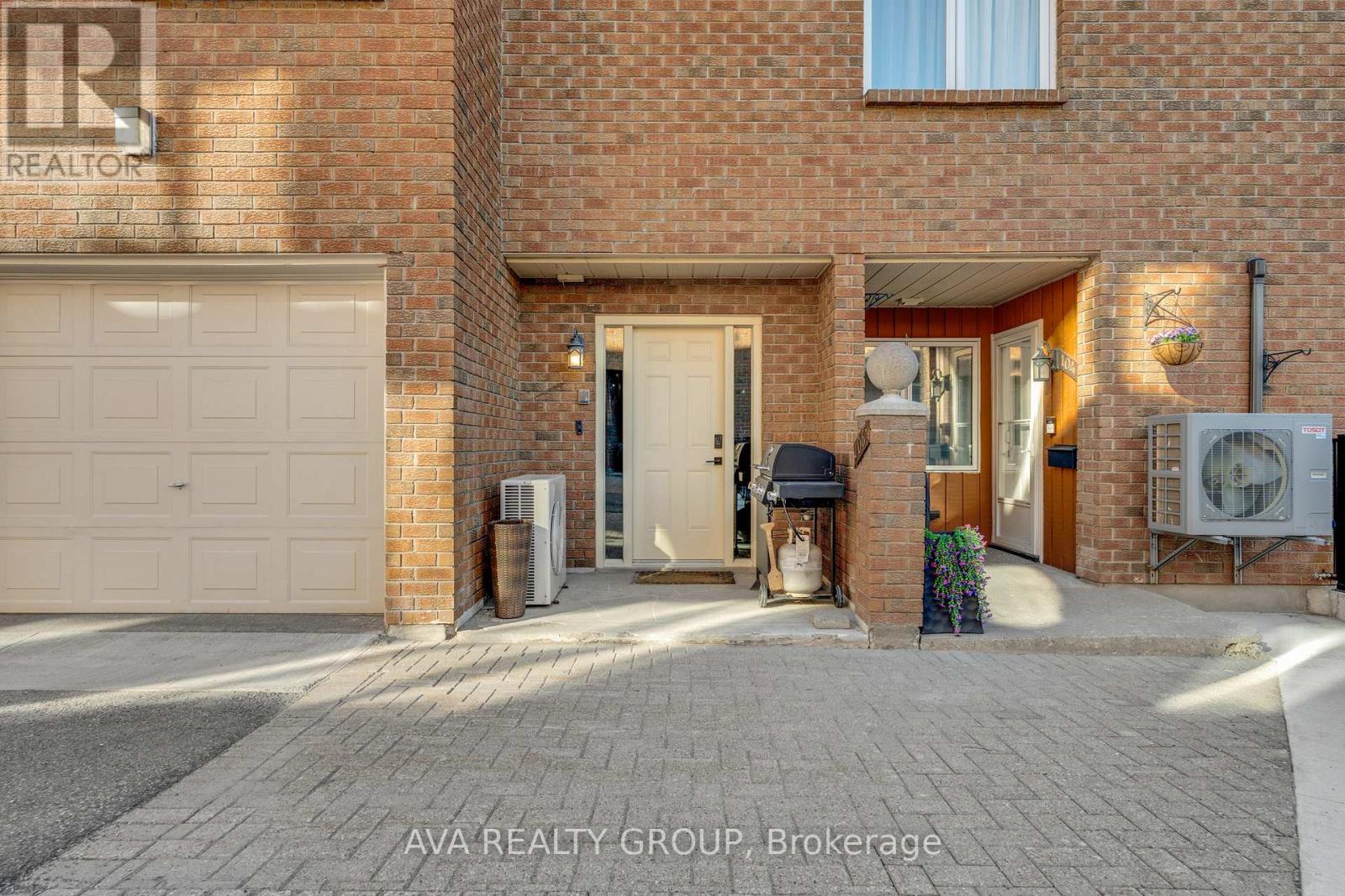 7 - 106 STRATAS COURT N