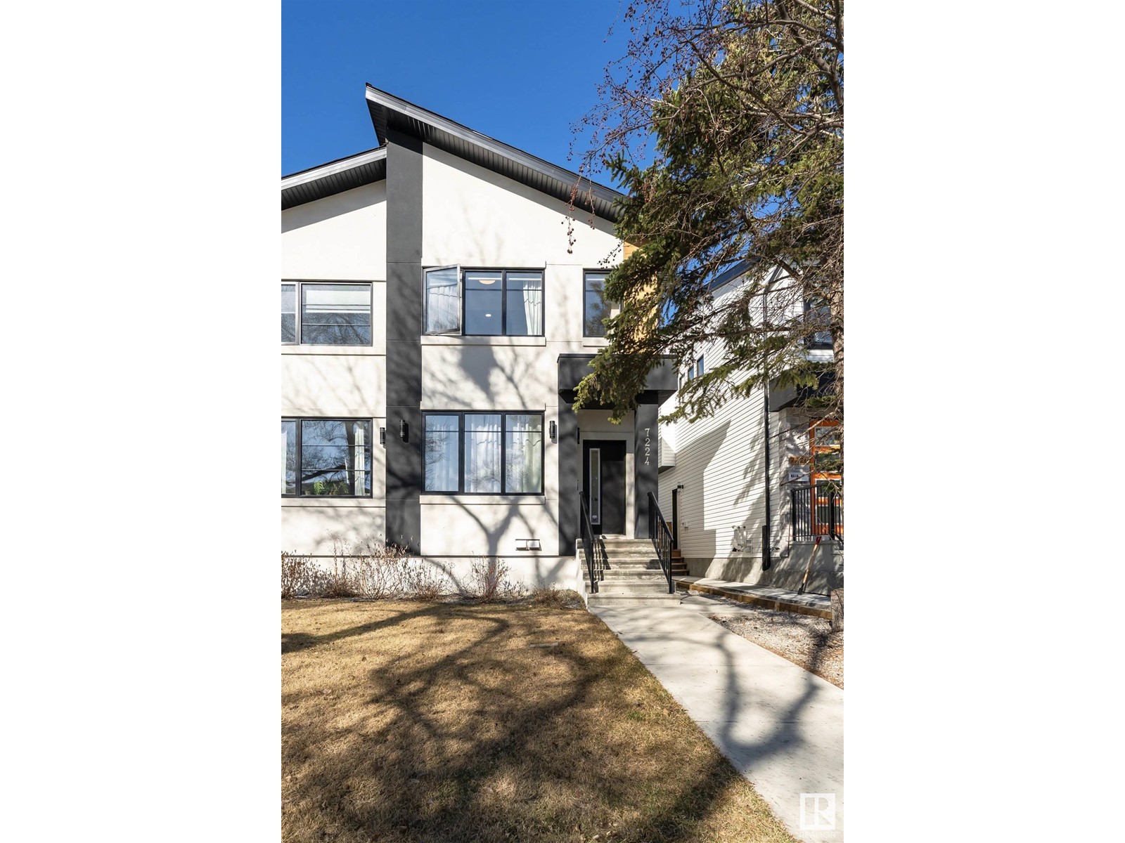 7224 112 ST NW