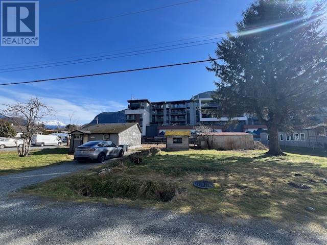 1358 1366 MAIN STREET