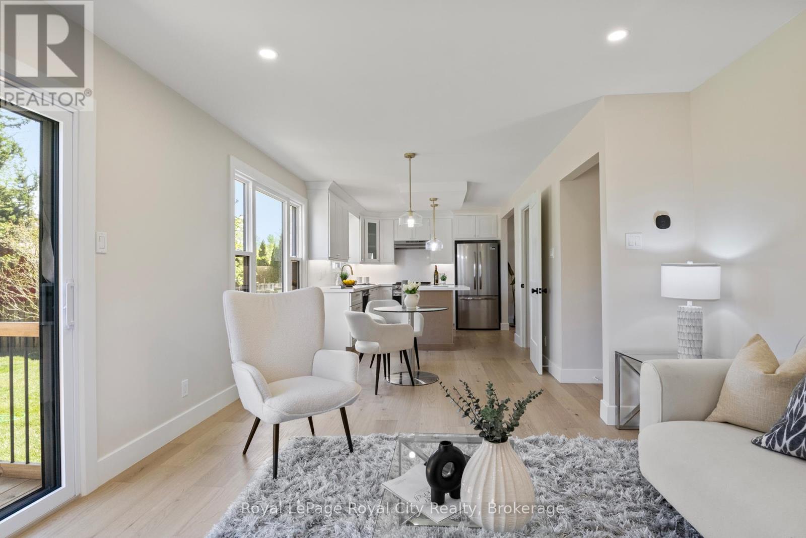 92 SCENIC WOOD CRESCENT