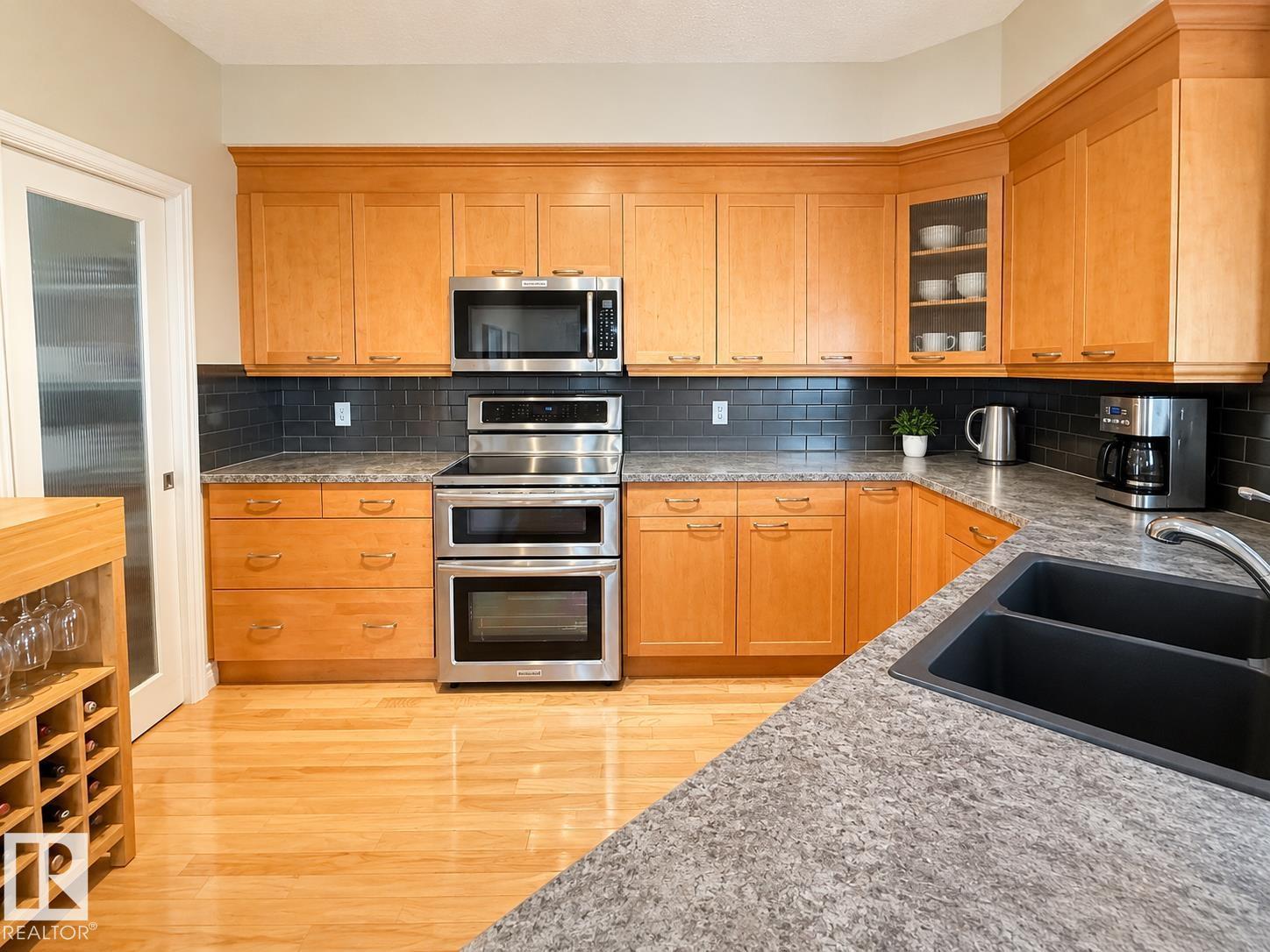 #301 9803 96A ST NW