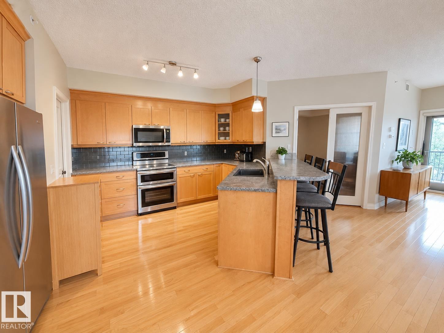 #301 9803 96A ST NW
