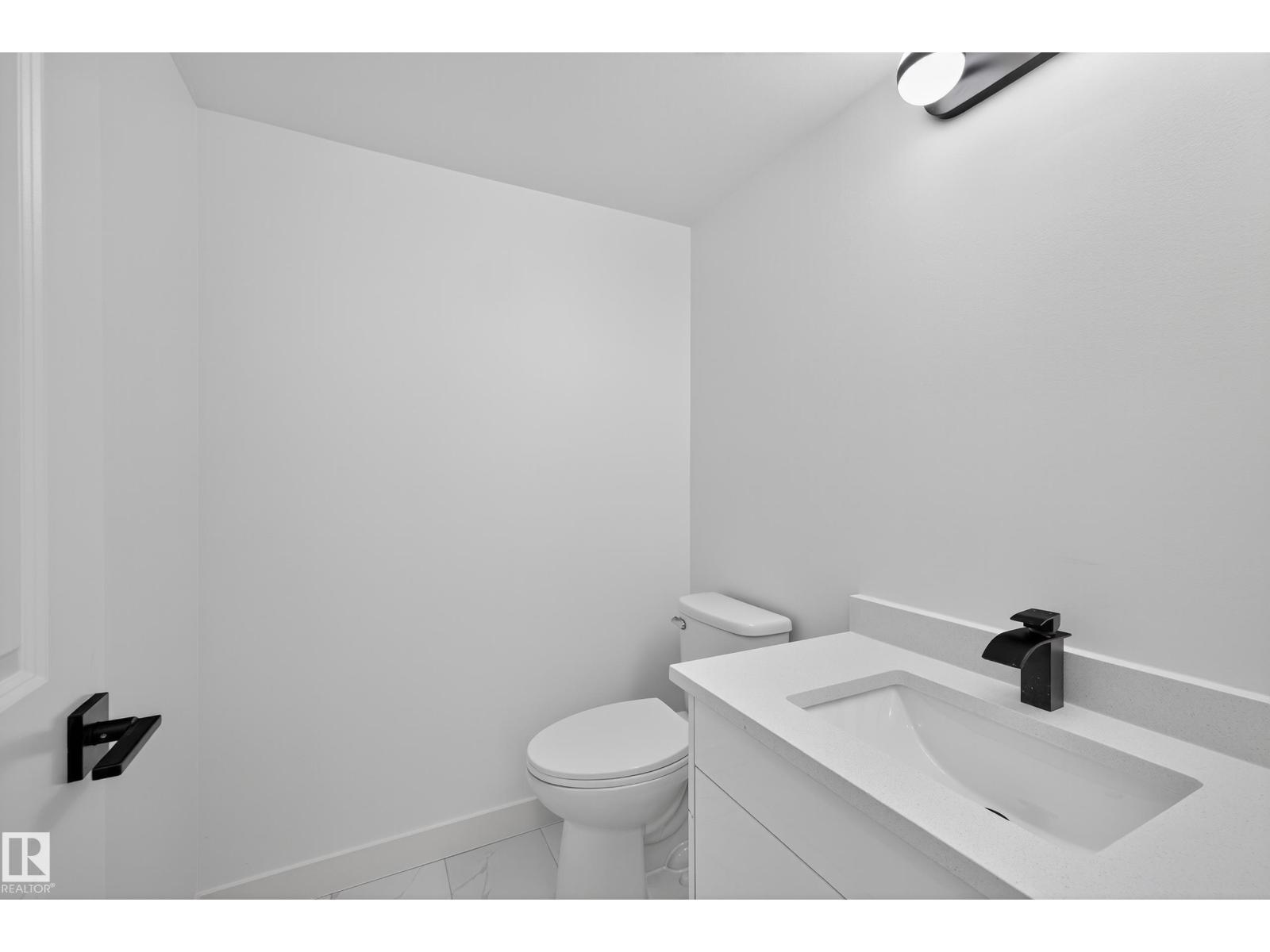 17136 100 ST NW