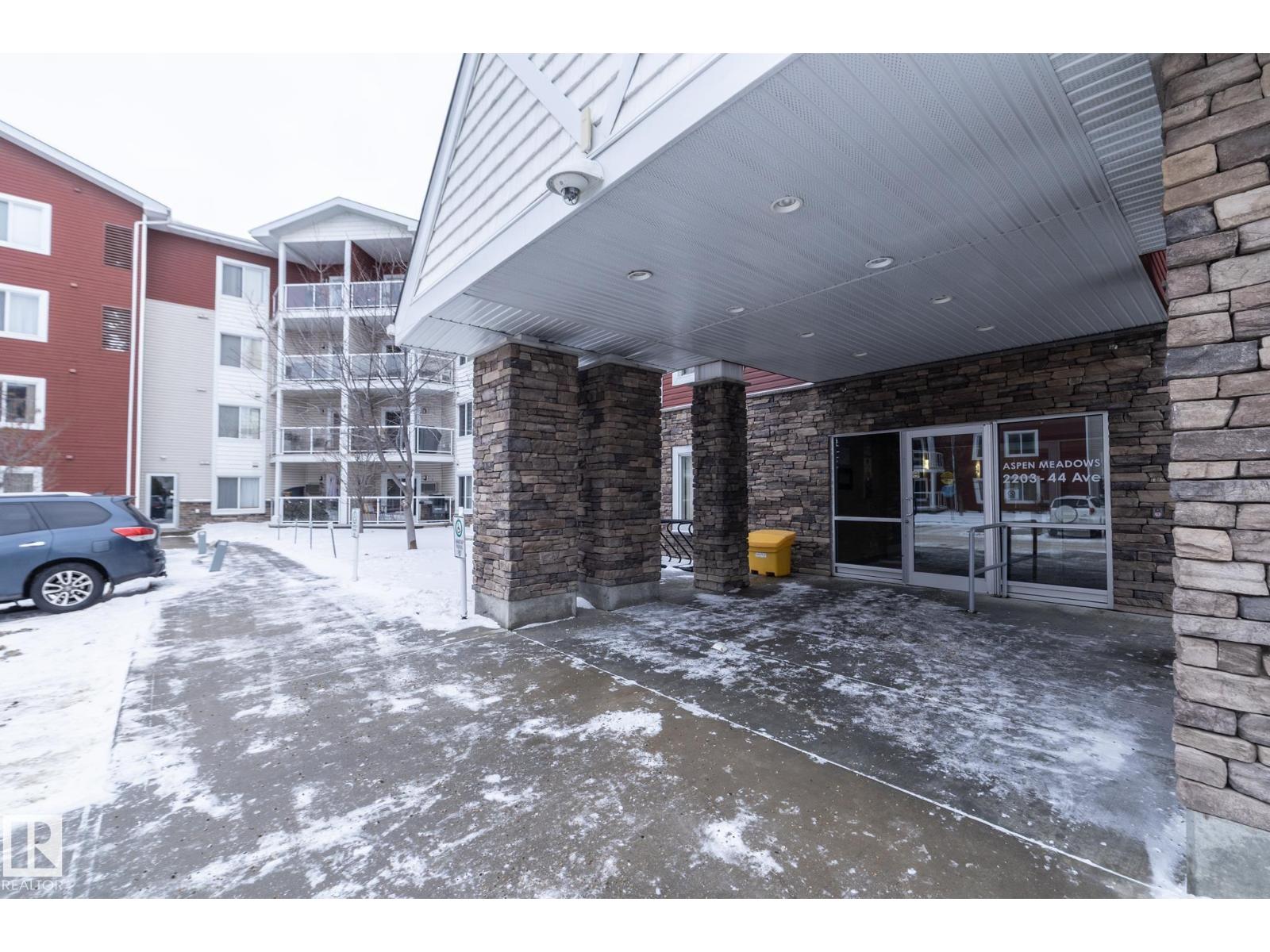#102 2203 44 AV NW