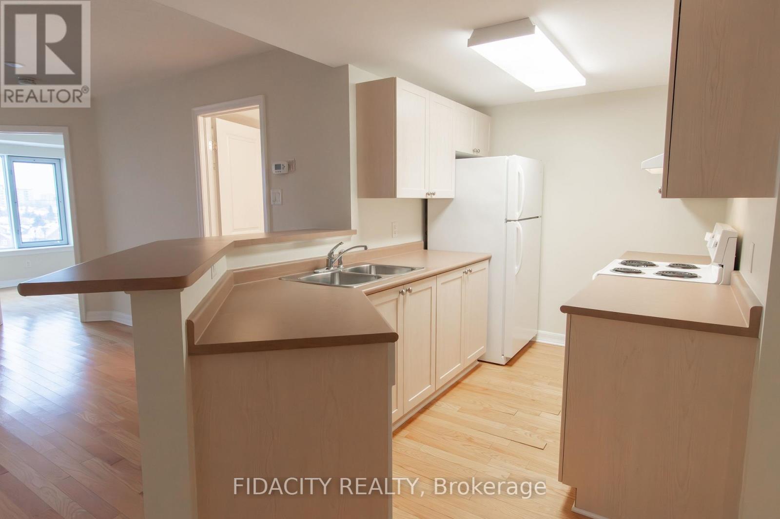 6E - 310 CENTRAL PARK DRIVE