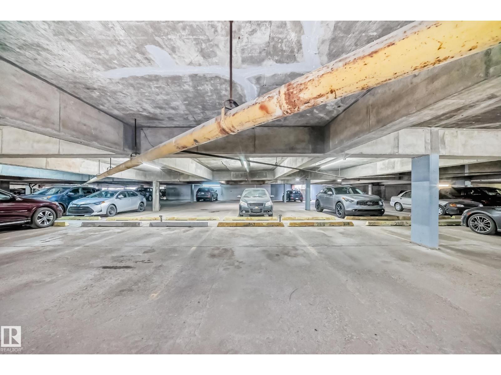 #115 8735 165 ST NW