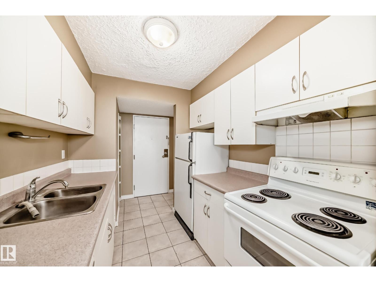 #115 8735 165 ST NW