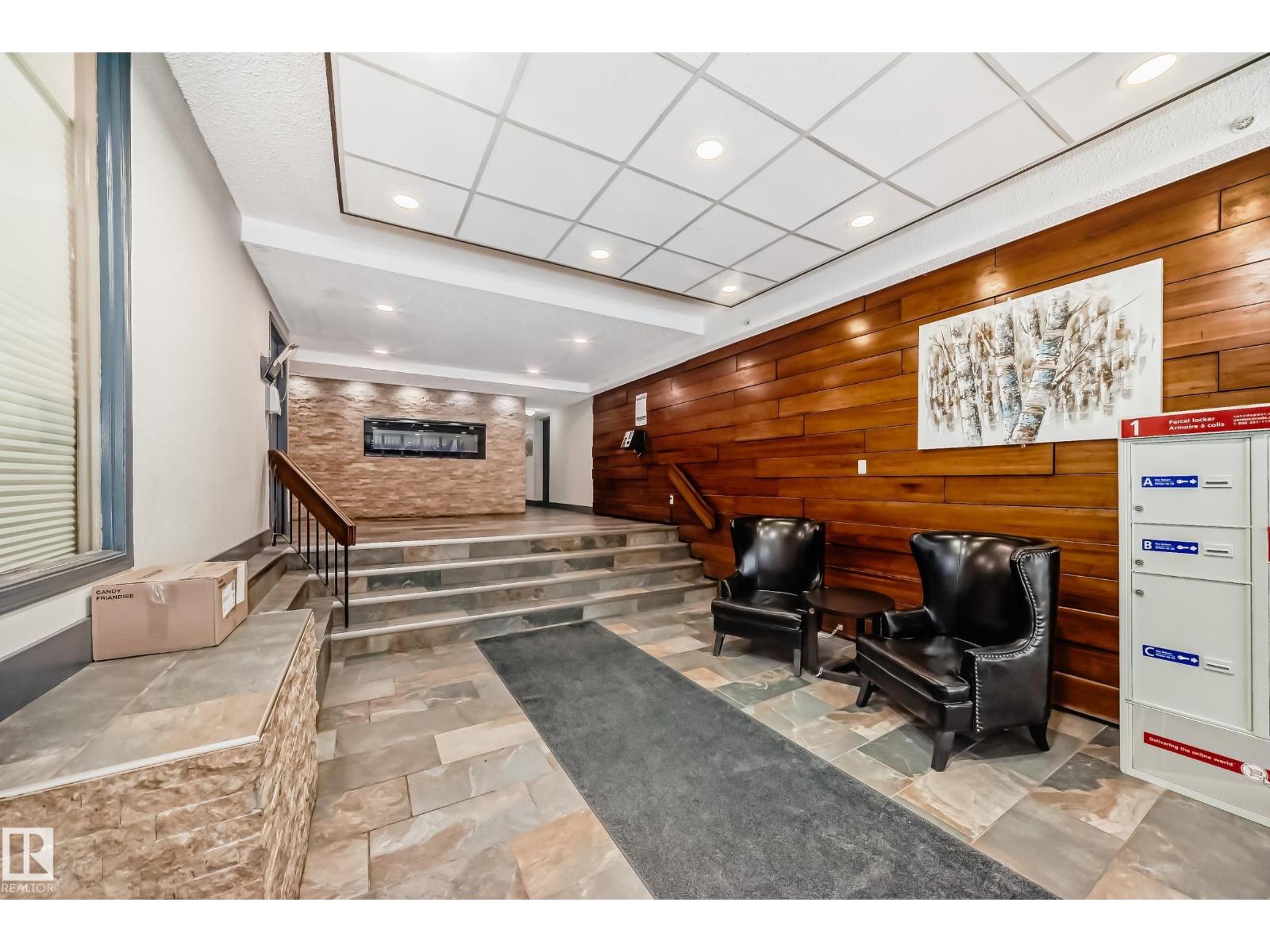 #115 8735 165 ST NW