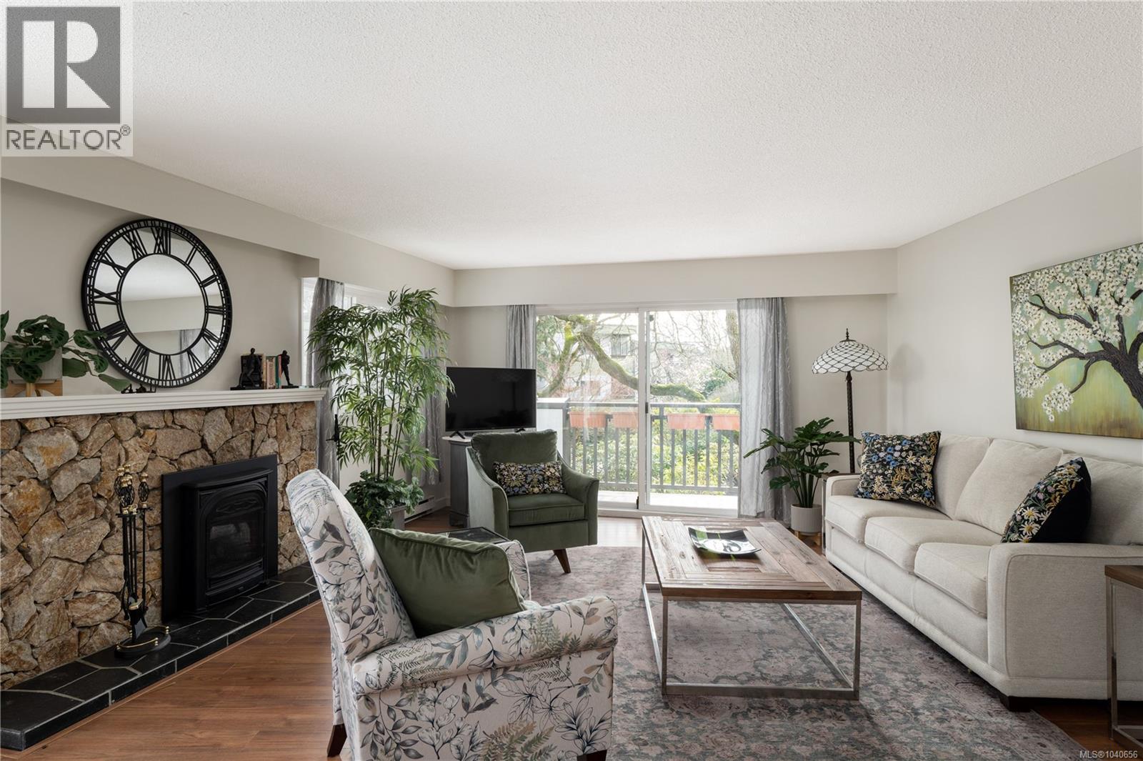 116 3962 Cedar Hill Rd