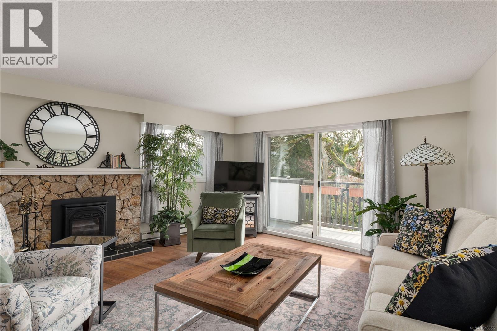 116 3962 Cedar Hill Rd