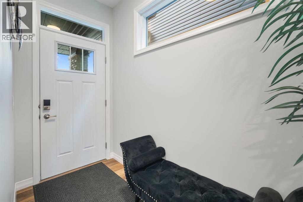 306 Corner Meadows Way NE