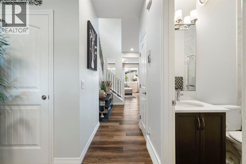 306 Corner Meadows Way NE