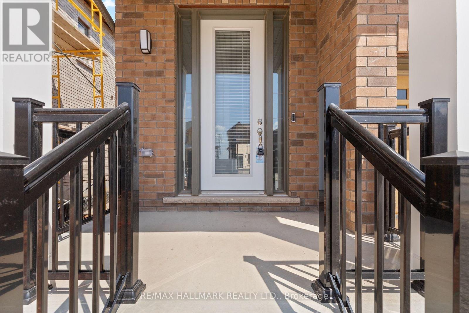 16 CROSSMORE CRESCENT