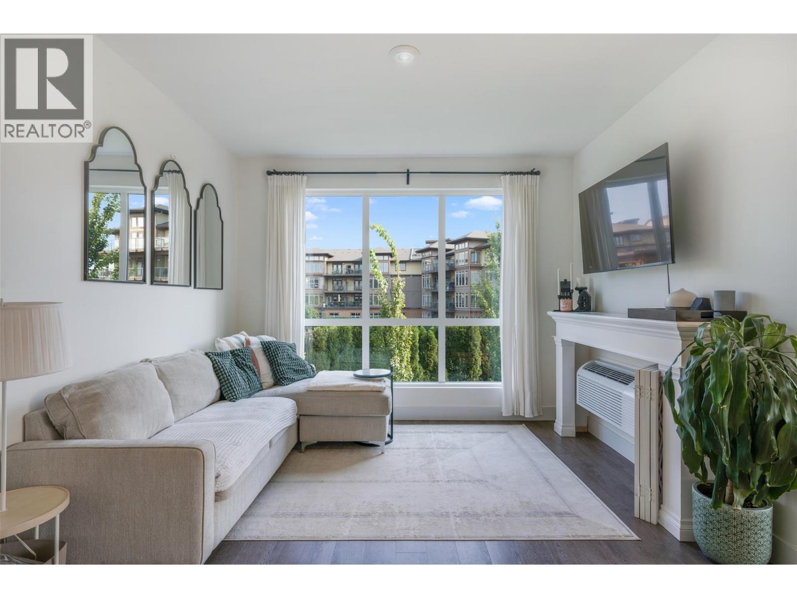 4215 Gellatly Road S Unit# 1208