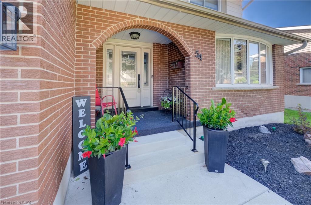 54 STONEGATE Drive