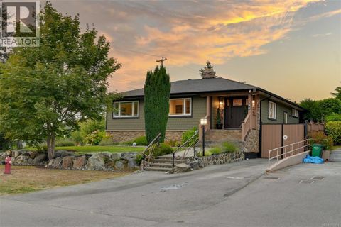 196 Homer Rd Saanich BC V8Z1V6