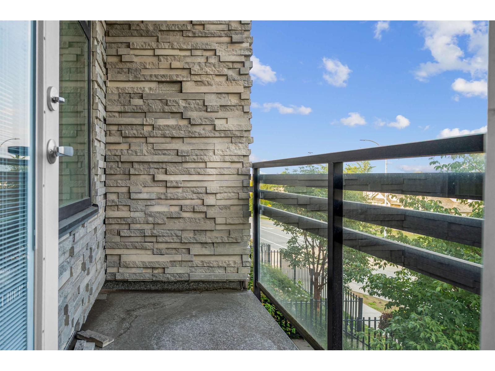 204 9983 E BARNSTON DRIVE