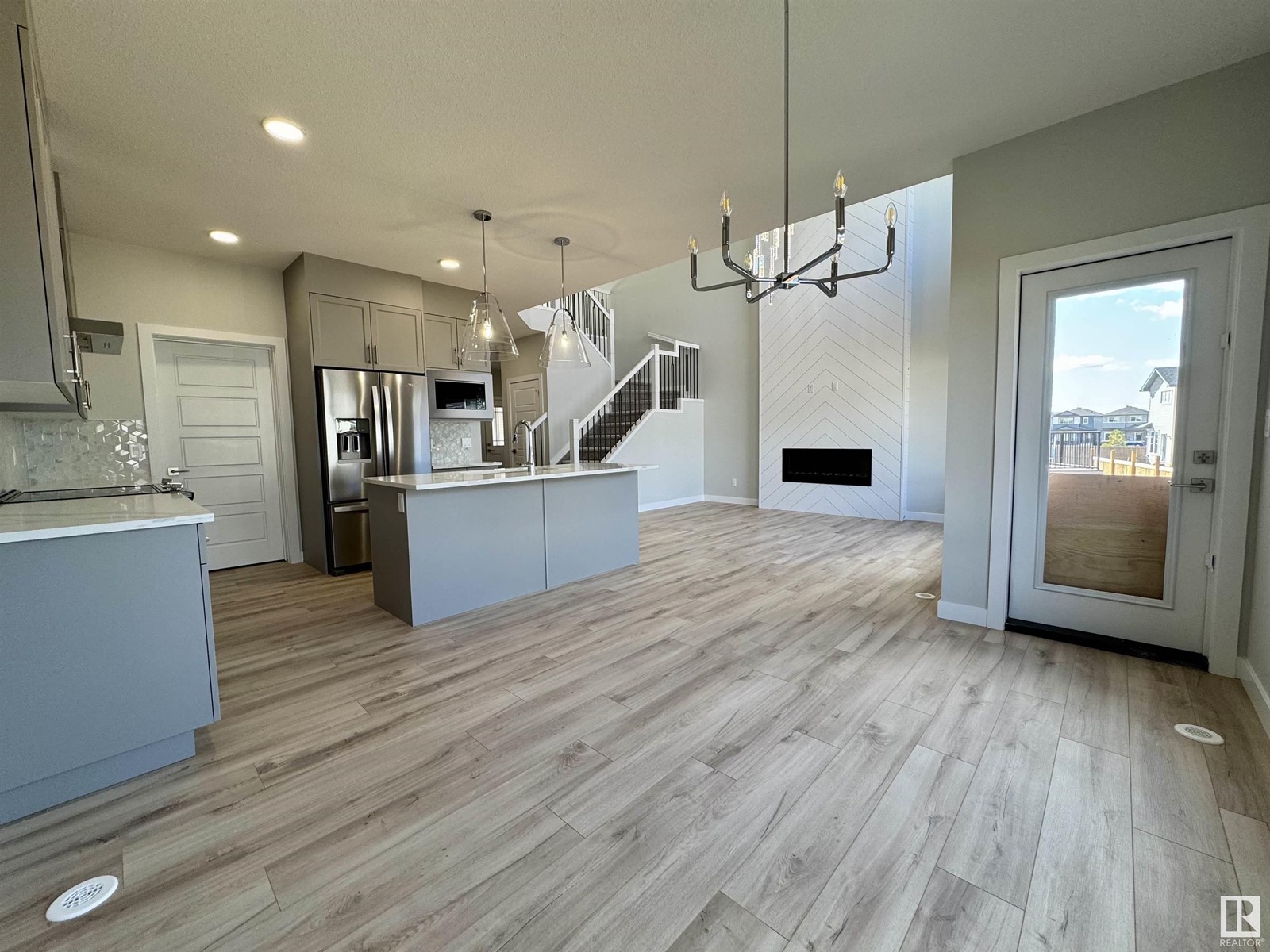 2030 13A AV NW