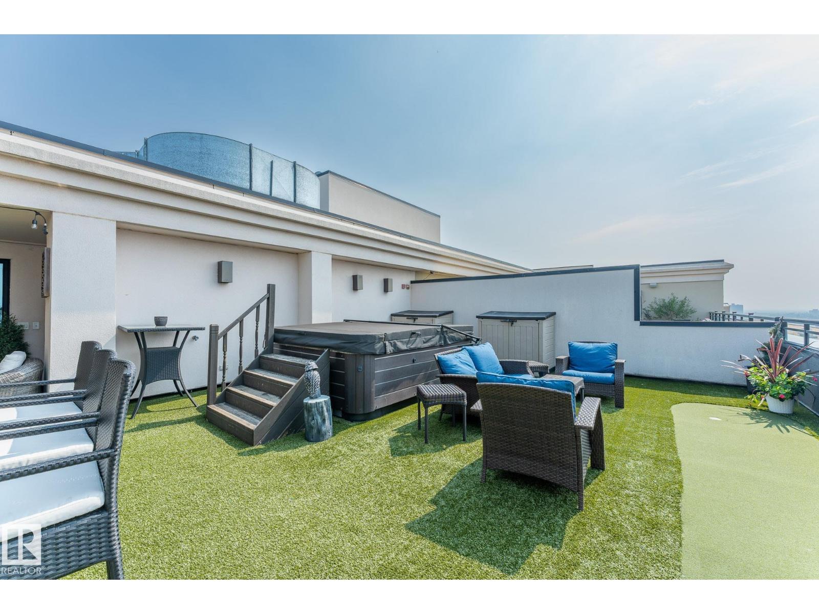 #PH04/1804 9939 109 ST NW