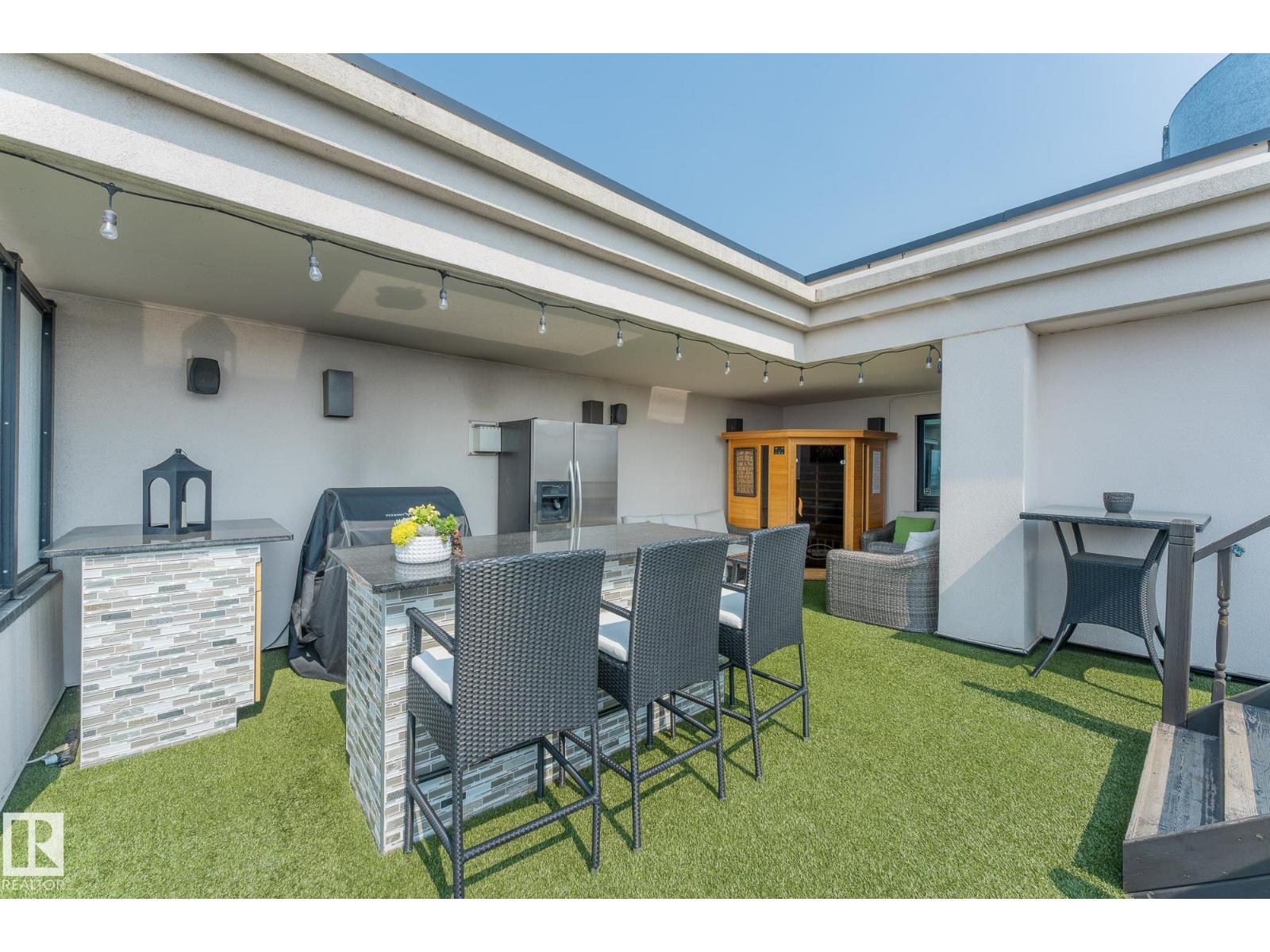 #PH04/1804 9939 109 ST NW