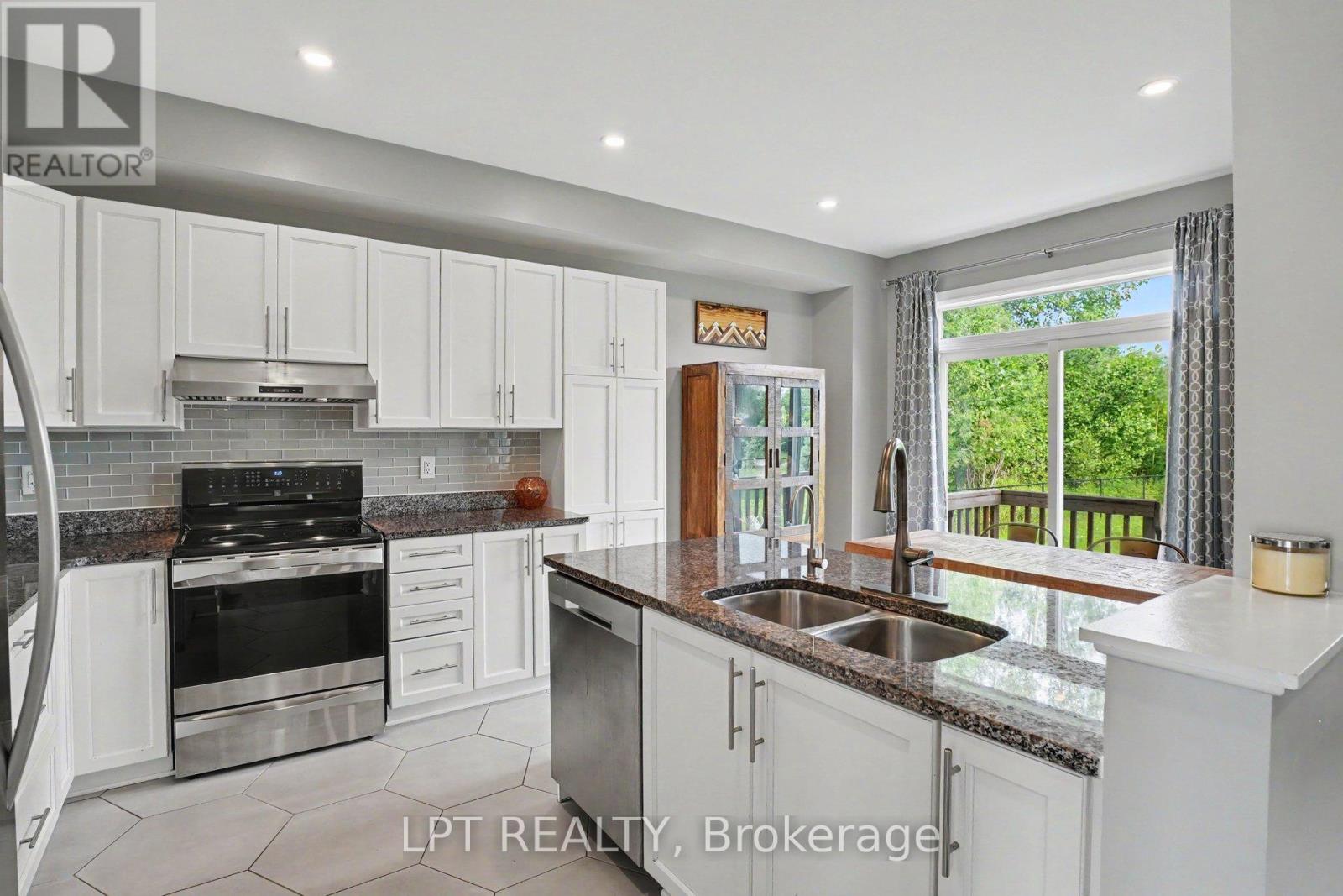 WATERDOWN 6548 STREET N