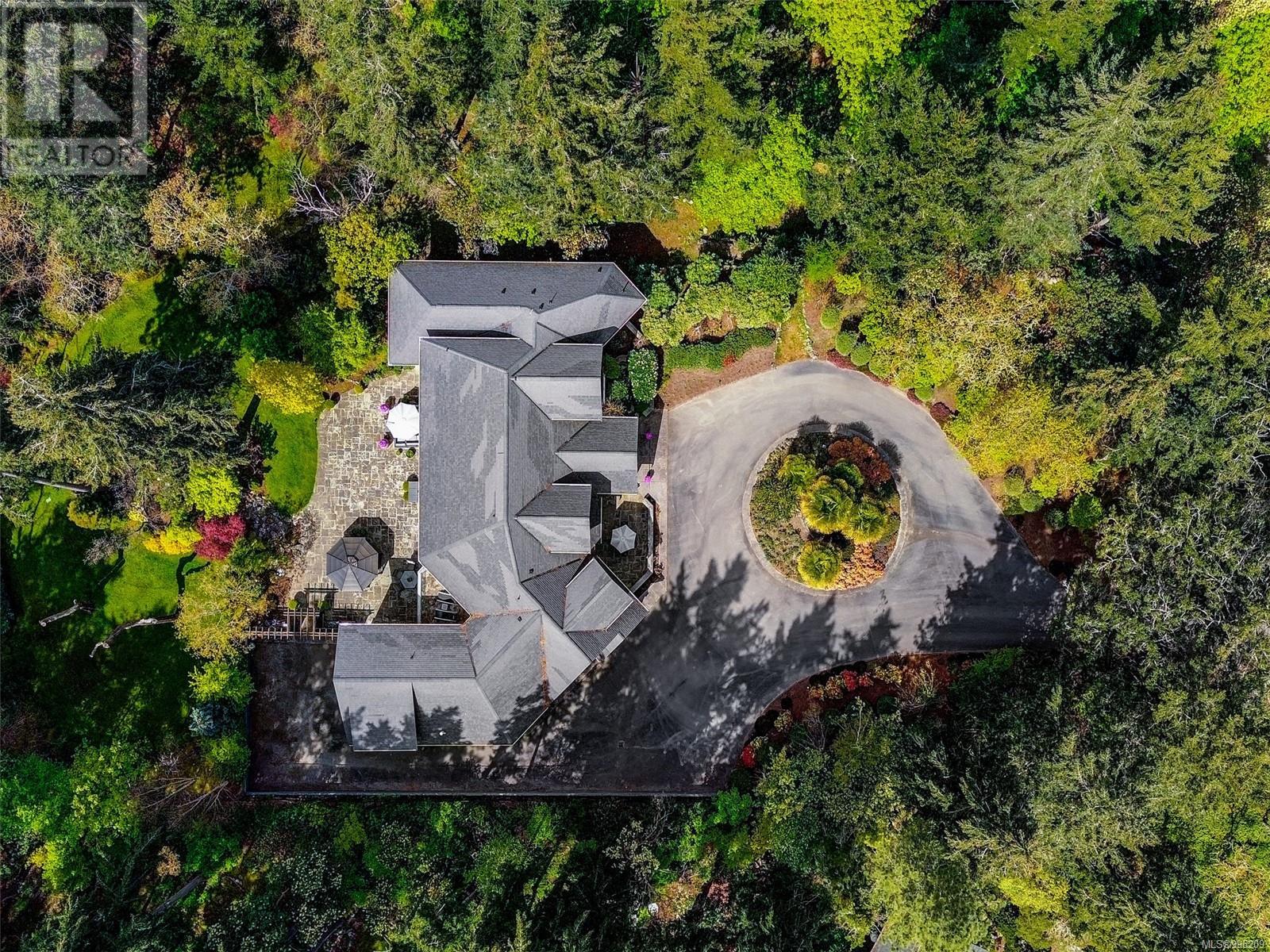 2615 Queenswood Dr