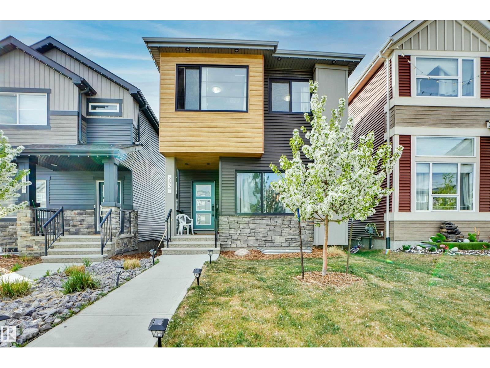 266 CHARLESWORTH DR SW