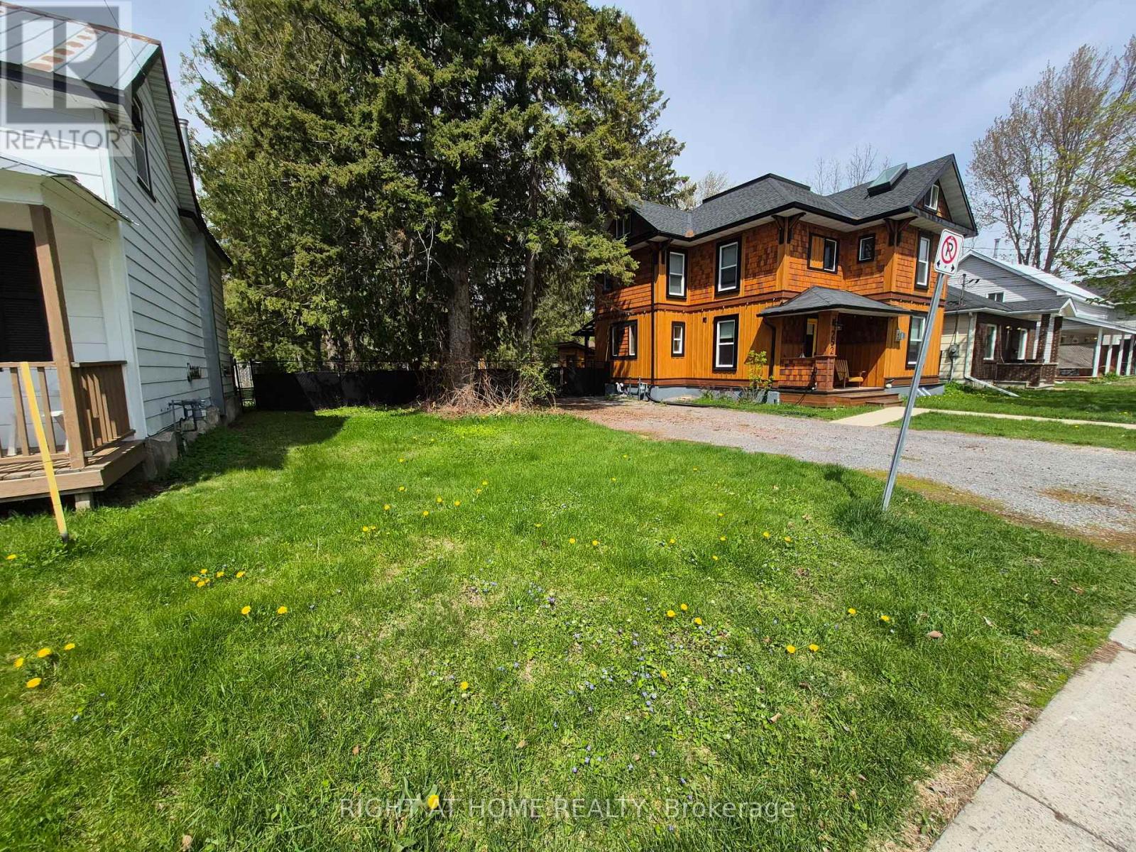 250 HARRINGTON STREET