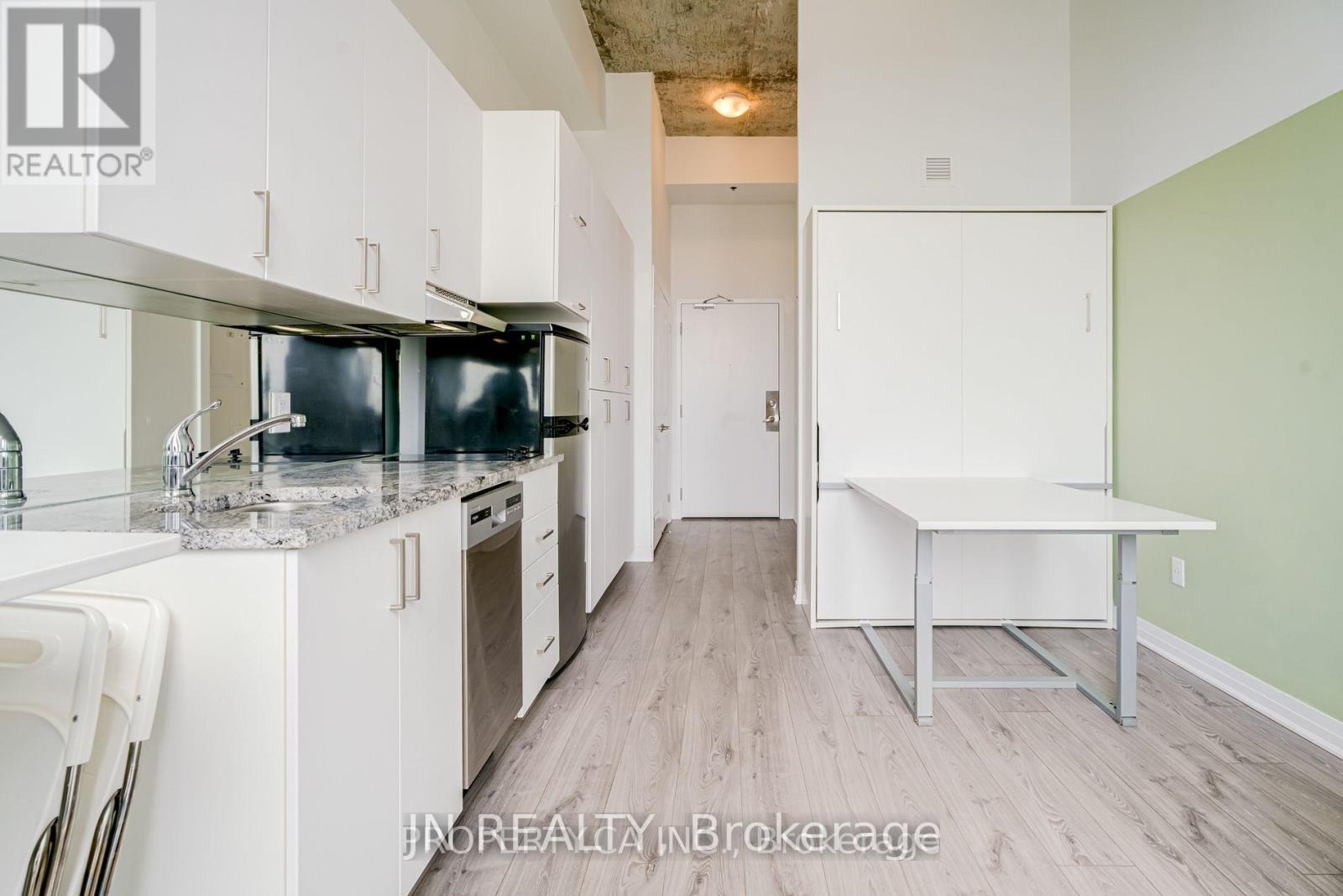 642 - 1900 SIMCOE ST STREET N