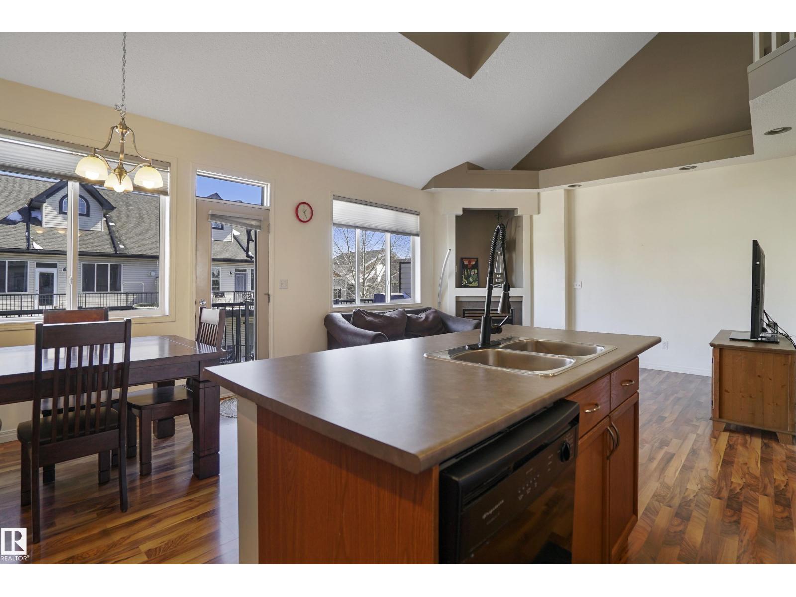 #23 4821 TERWILLEGAR CM NW