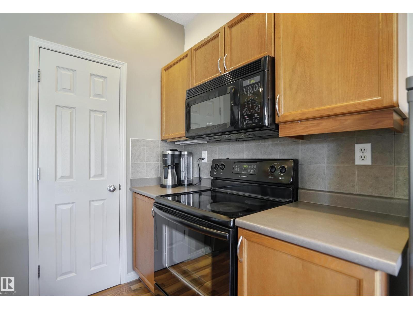 #23 4821 TERWILLEGAR CM NW