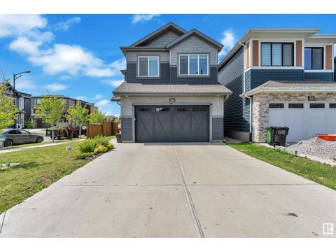 4104 HAWTHORN CO SW Edmonton AB T6X2Y8