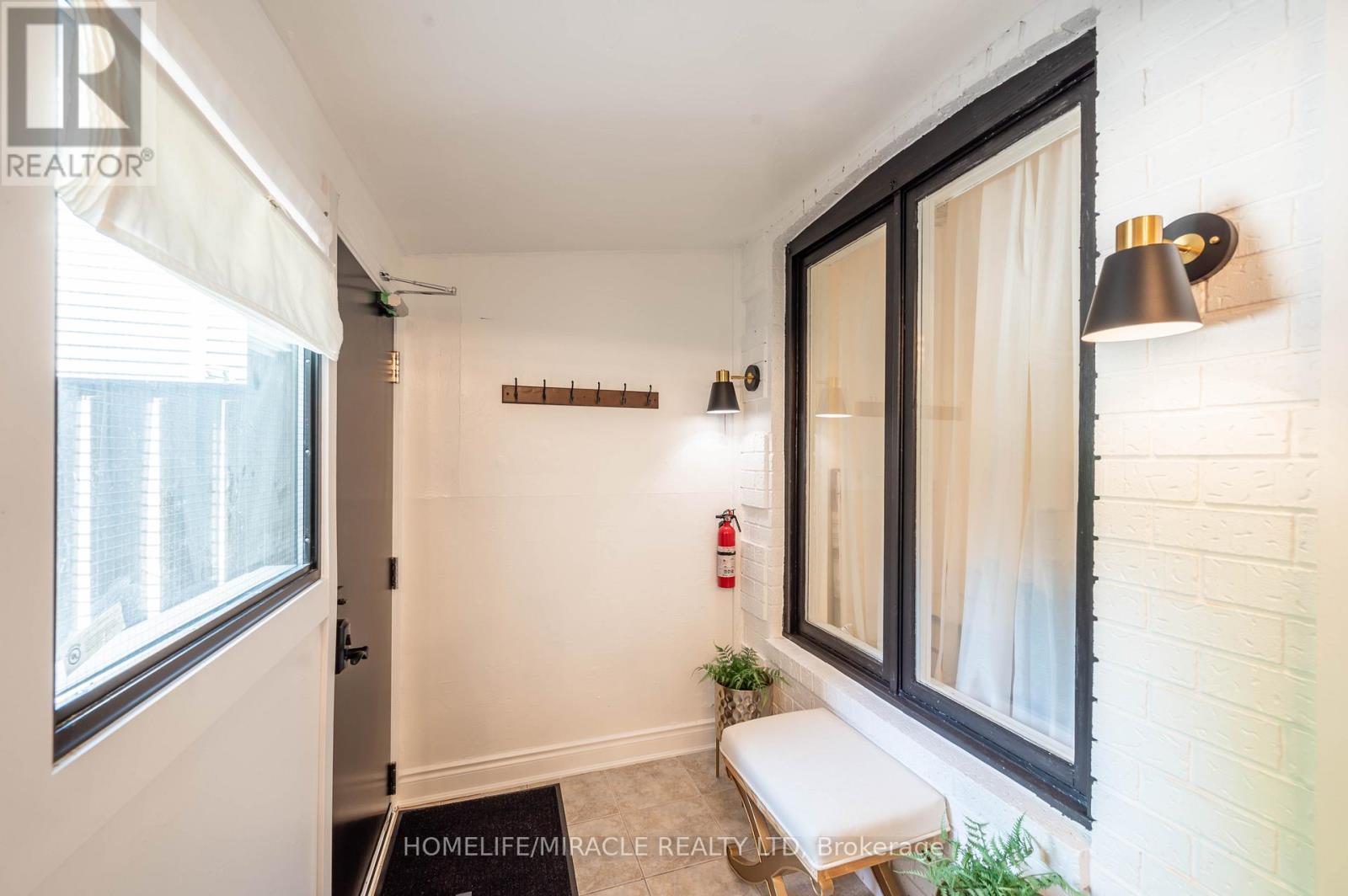 1 GIVINS STREET