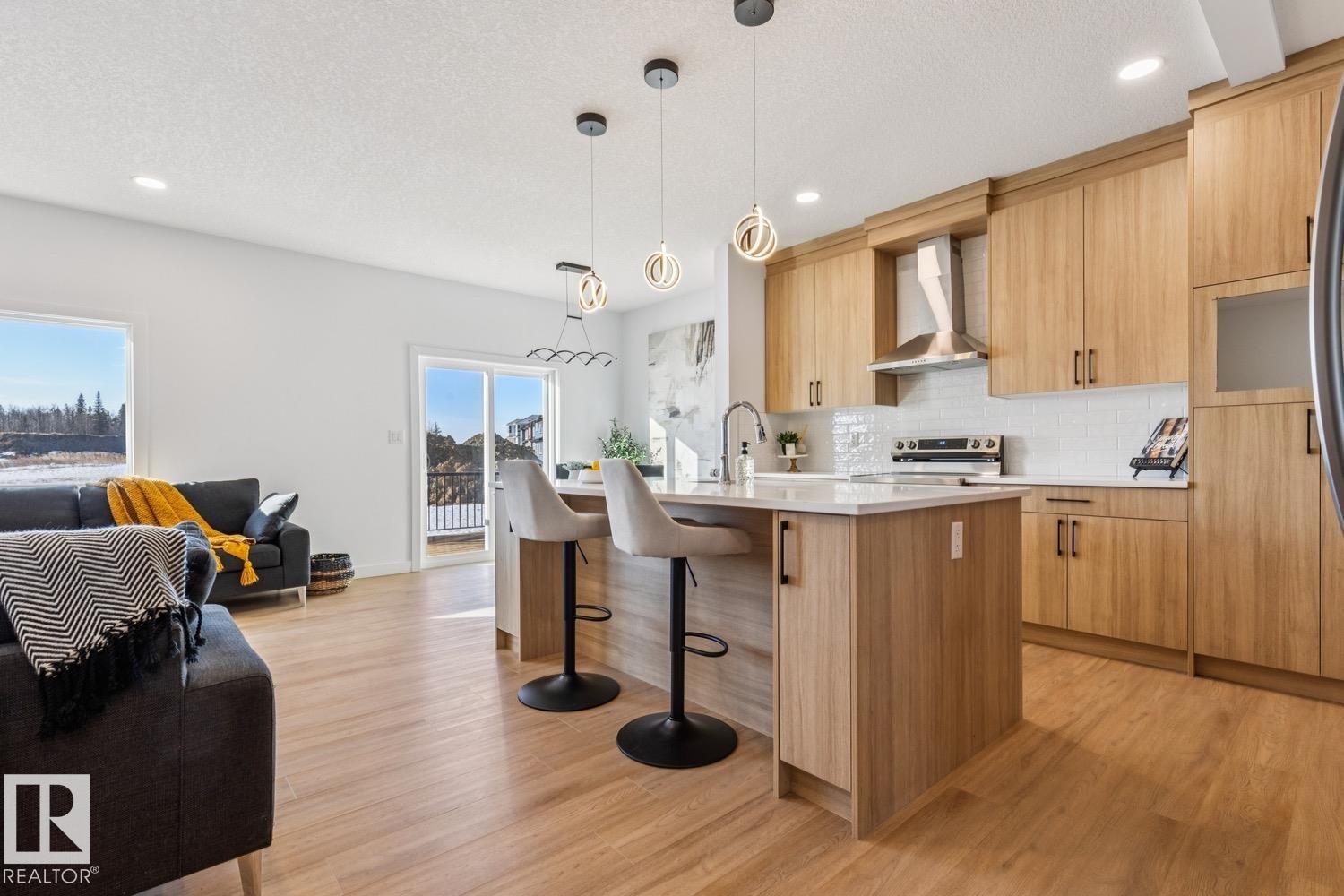 37 CALEDON CR