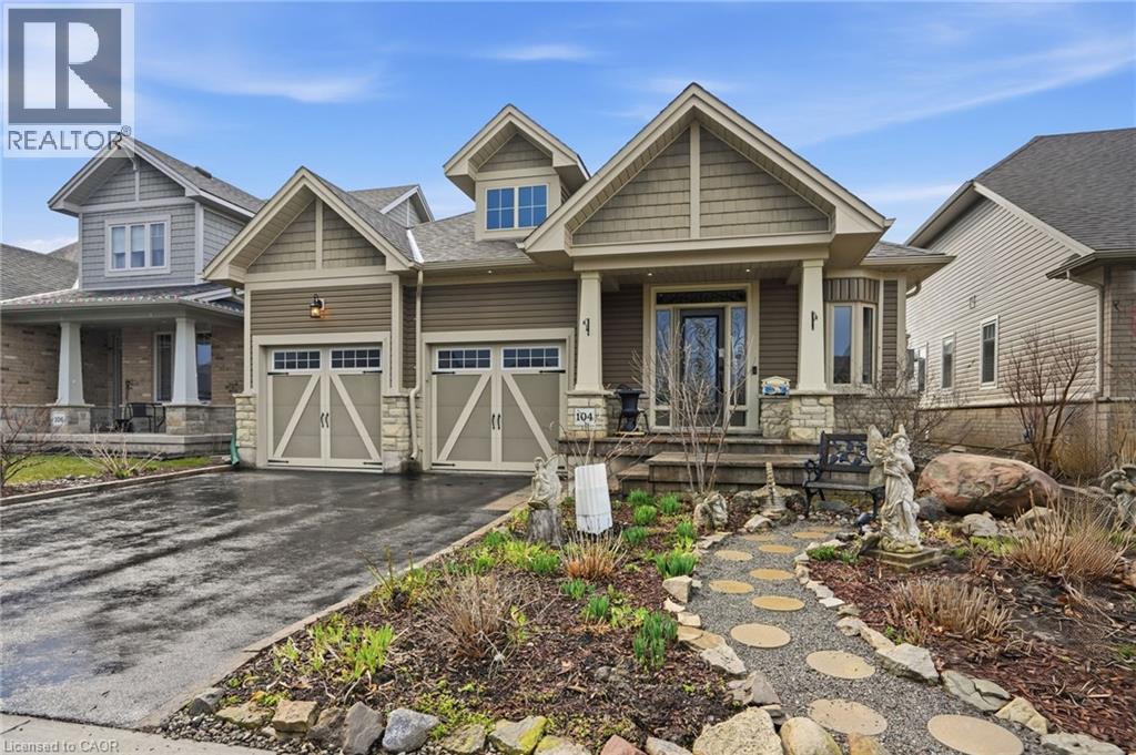 104 ANASTASIA Boulevard