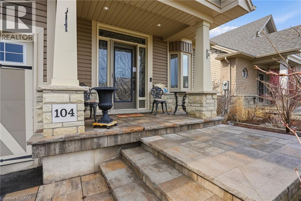 104 ANASTASIA Boulevard