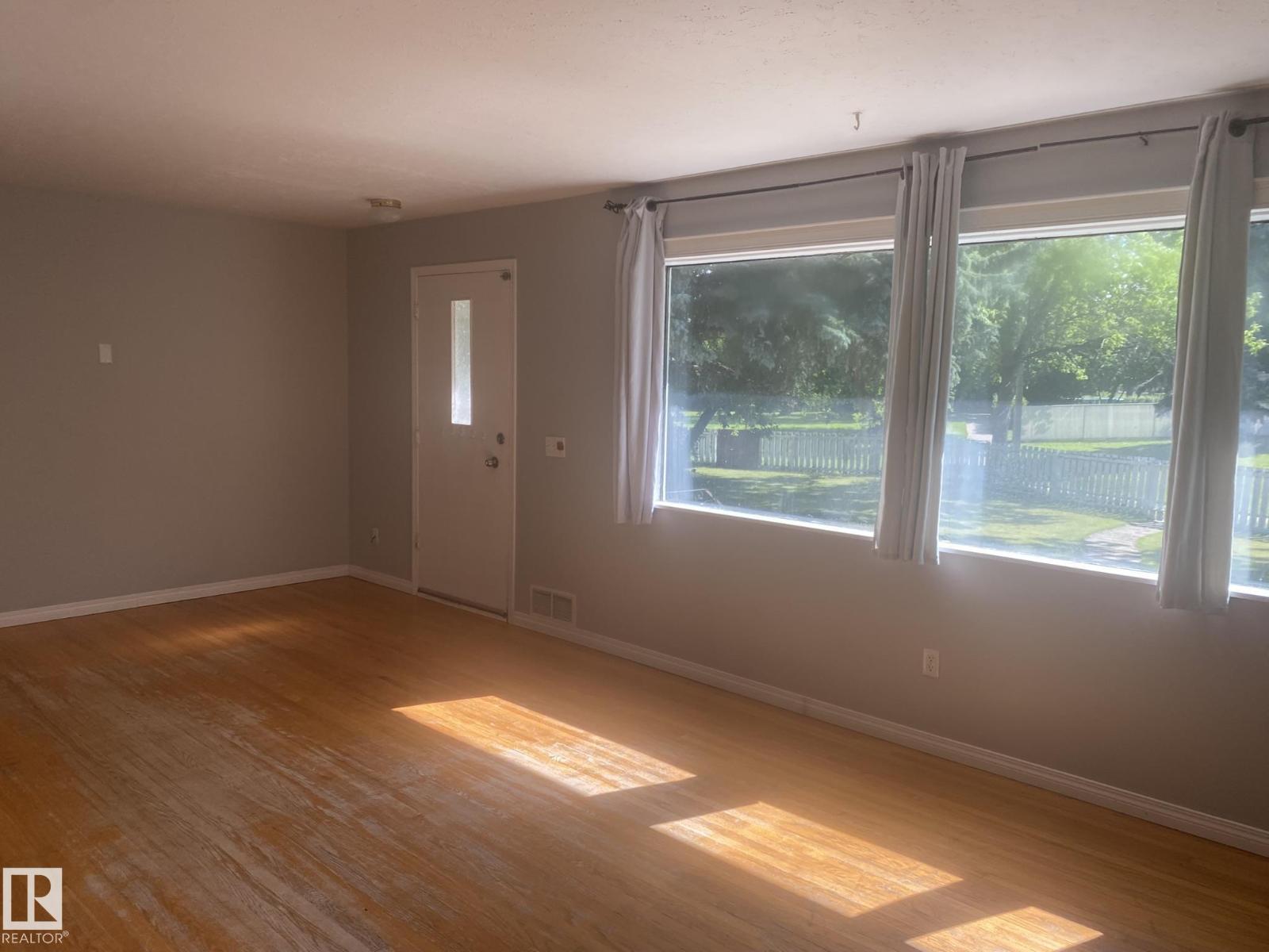 5 ROSS DR