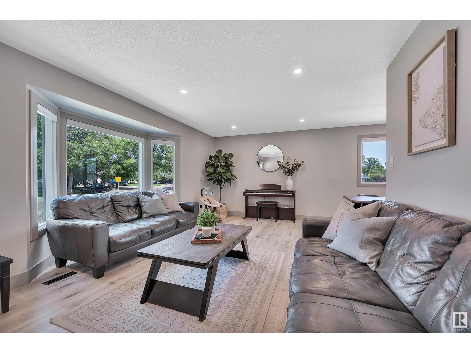 550 ALDER AV