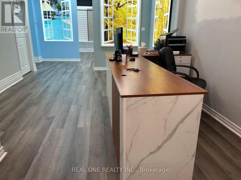 28 - 1200 SPEERS ROAD Oakville (QE Queen Elizabeth) ON L6L2X4