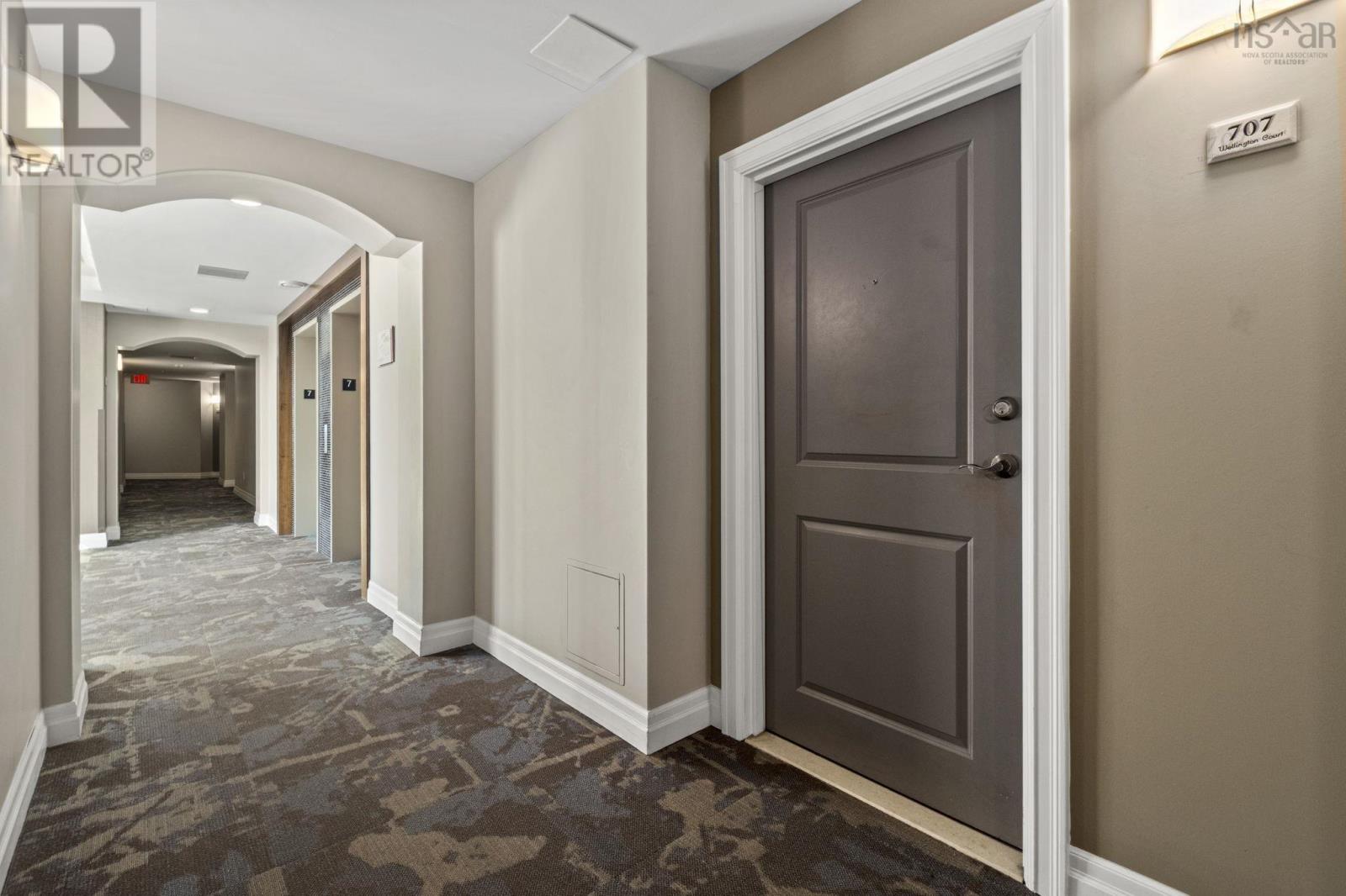 707 2677 Gladstone Street