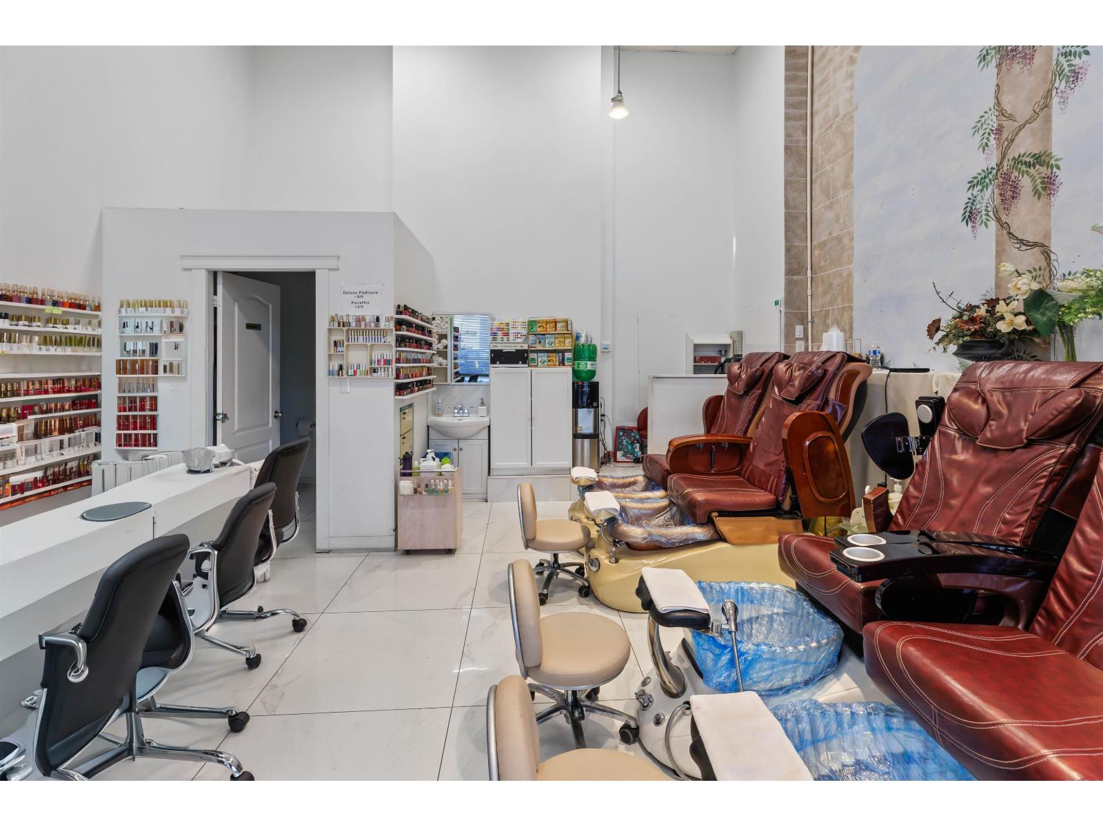 6 32330 S FRASER WAY