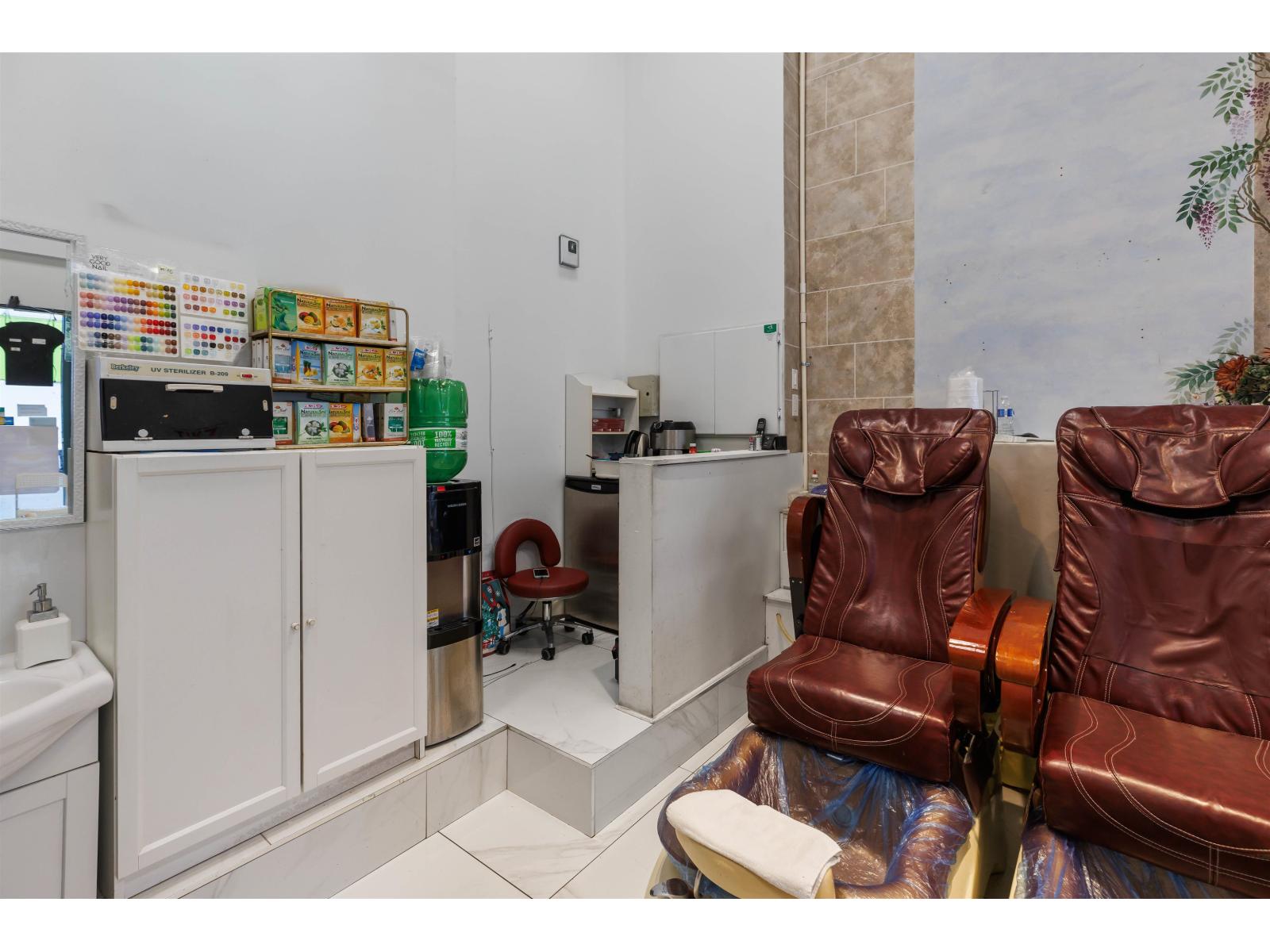 6 32330 S FRASER WAY