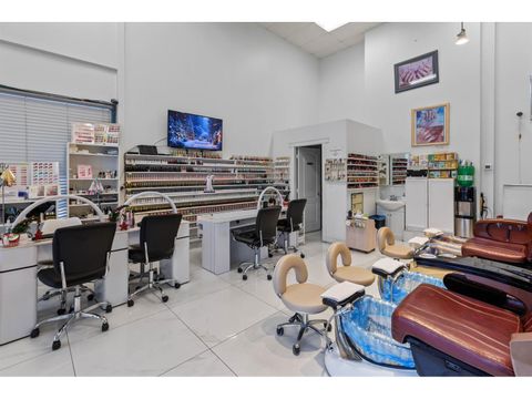 6 32330 S FRASER WAY Abbotsford BC V2T1X1