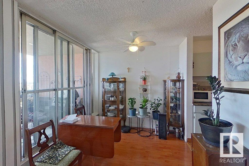 #111 8735 165 ST NW