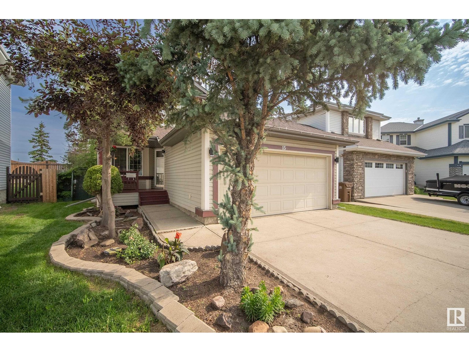 15 Doucette PL