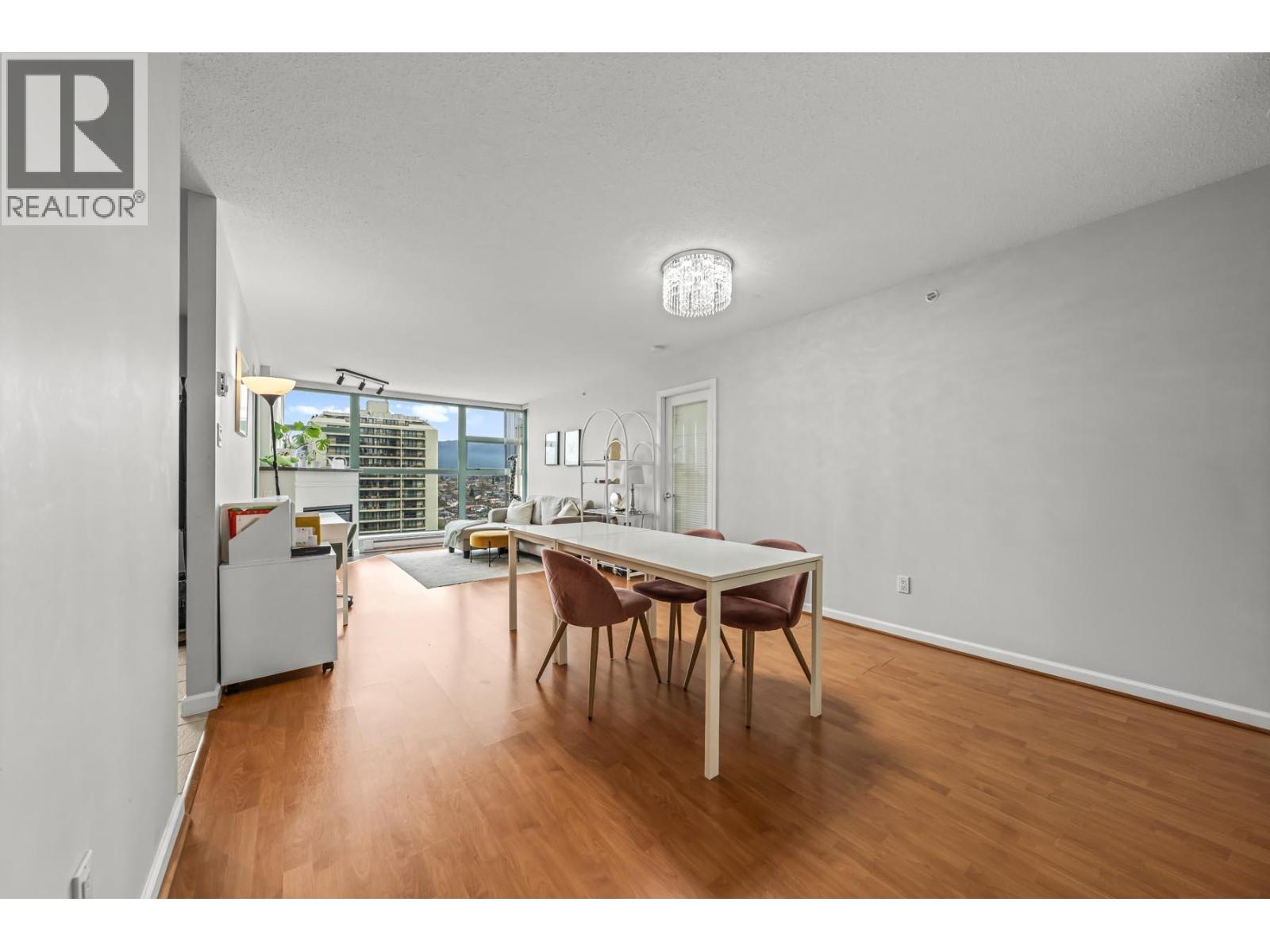 2105 4398 BUCHANAN STREET