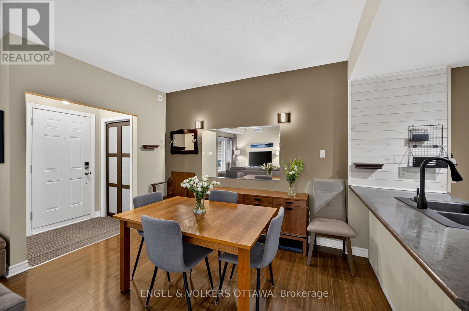 4 - 165 WATERBRIDGE DRIVE